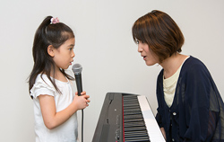 Free Singing Lessons！　☆Private lessons for 30mins！