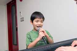 Free Singing Lessons！　☆Private lessons for 30mins！
