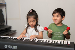 Free Singing Lessons！　☆Private lessons for 30mins！
